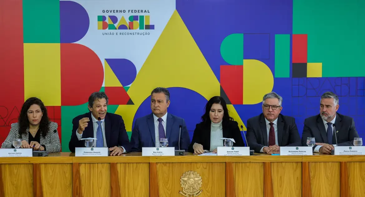 Pacote de corte de gastos prevê economia de R$ 327 bi em cinco anos