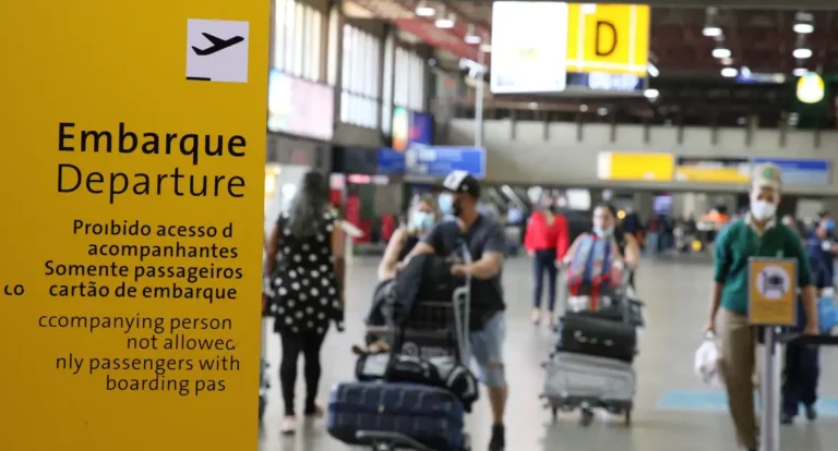 Preço da passagem aérea doméstica caiu 14,7% em setembro, diz Anac