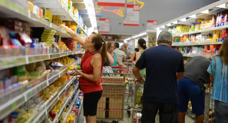 Inflação oficial sobe para 0,56% em outubro, diz IBGE