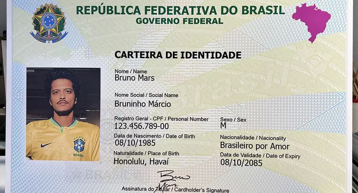 Bruno Mars ganha Carteira de Identidade Nacional gigante em show de BH