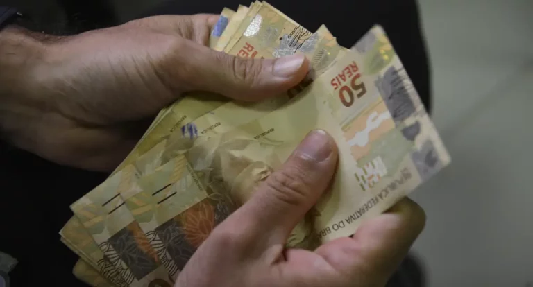 Anúncio do pacote de corte de gastos fica para a próxima semana