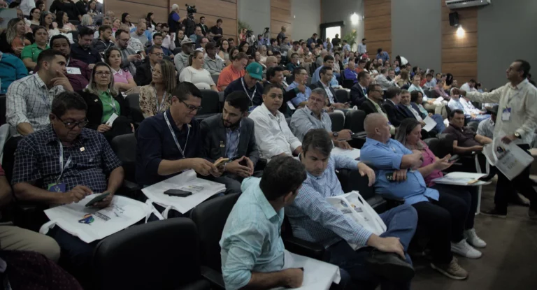 Encontro de Prefeitos e Prefeitas da AROM supera expectativas e reúne mais de 300 participantes em Porto Velho