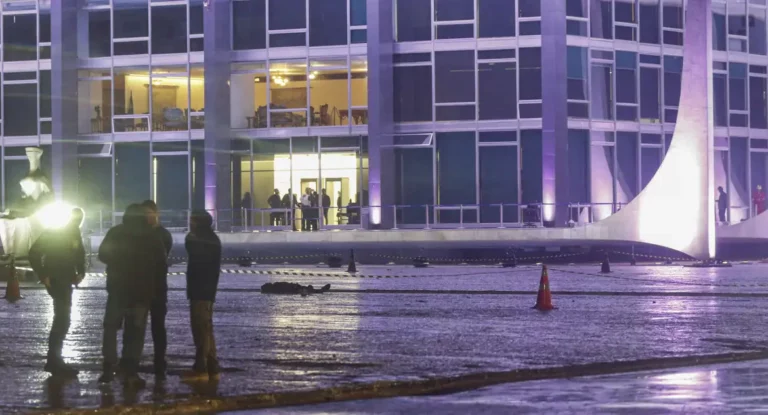 STF: Barroso conversa com Lula e com diretor da PF após explosões