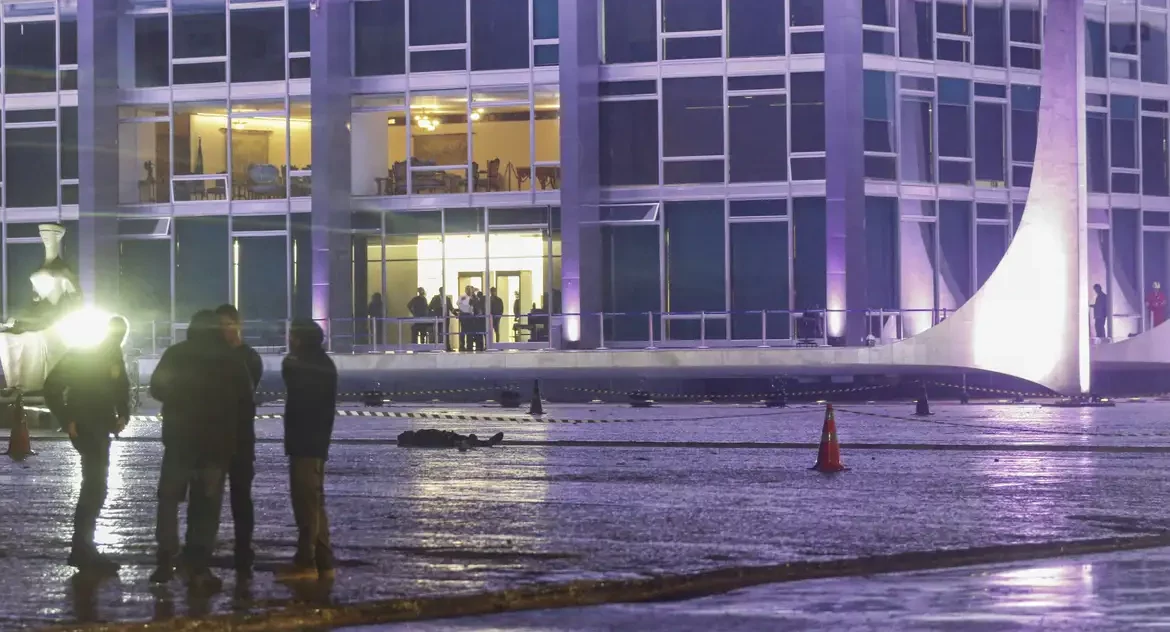 STF: Barroso conversa com Lula e com diretor da PF após explosões