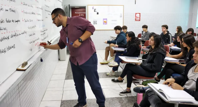 Enem 2024: MEC divulga gabaritos oficiais e cadernos de questões