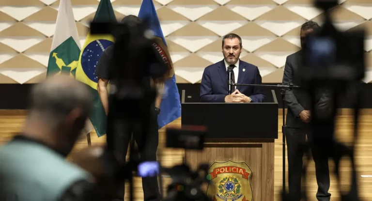 Polícia Federal investiga explosões em Brasília como ato terrorista