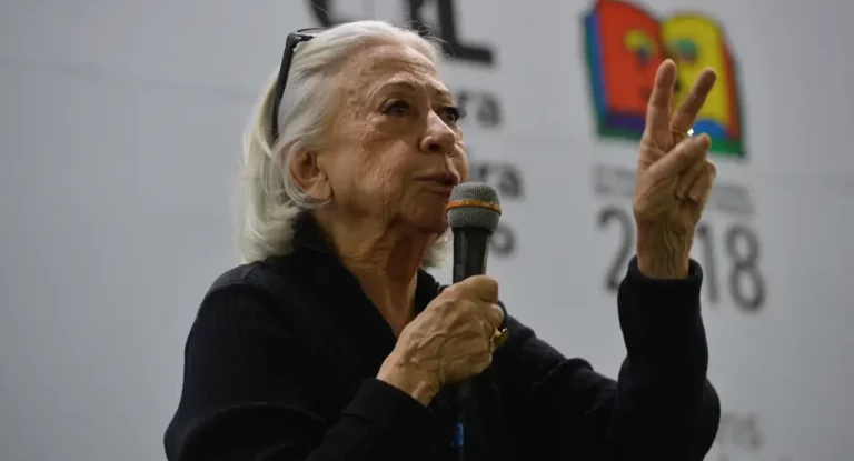 Guinness premia Fernanda Montenegro por recorde de público em leitura