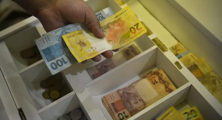 Febraban diz que crédito cresce 0,8% em outubro