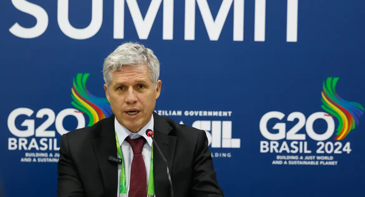 Ministro defende novas parcerias para impulsionar agricultura familiar