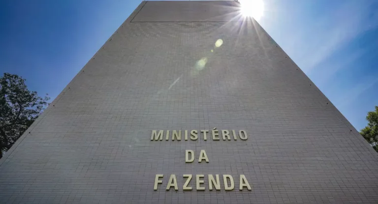 Pacote de corte de gastos será apresentado a ministérios nesta terça