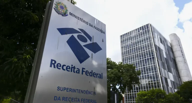 Arrecadação federal em outubro fecha com maior resultado em 30 anos