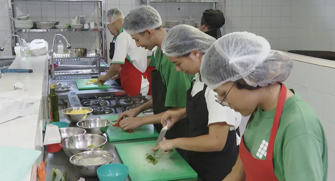 Taxa de desemprego recua em 7 estados no terceiro trimestre, diz IBGE