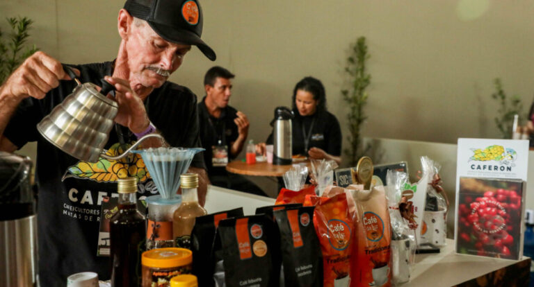 Realização da 1ª feira sobre café, entrega de mudas e premiação potencializam a cafeicultura de Rondônia