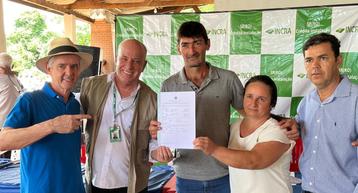 JAIME BAGATTOLI: Projeto apoiado pelo senador entrega os primeiros contratos de concessão de uso em assentamento de Parecis (RO) - News Rondônia