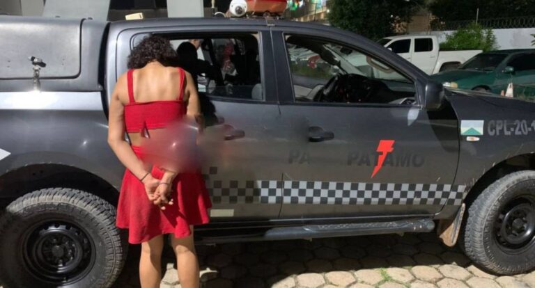 Mulher com mandado de prisão é detida em abordagem noturna, em Ji-Paraná