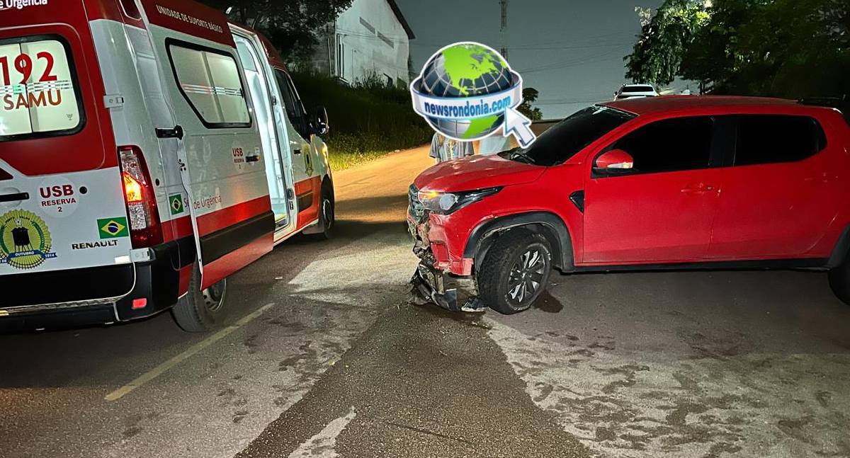 Carro capota e motorista fica ferido perto de faculdade na capital