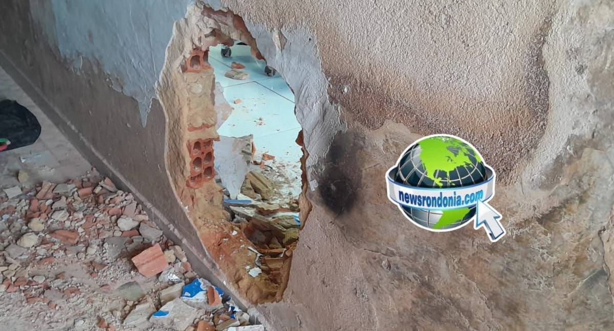 Bandidos fazem buraco na parede e usam maçarico para invadir agência bancária em Porto Velho