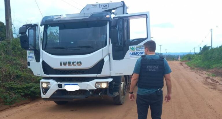 Polícia Civil divulga ação que impediu funcionário da prefeitura de Vilhena de usar caminhão do município para desviar madeiras