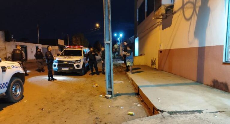 Homem que teve casa atingida por tiros é baleado, em Vilhena