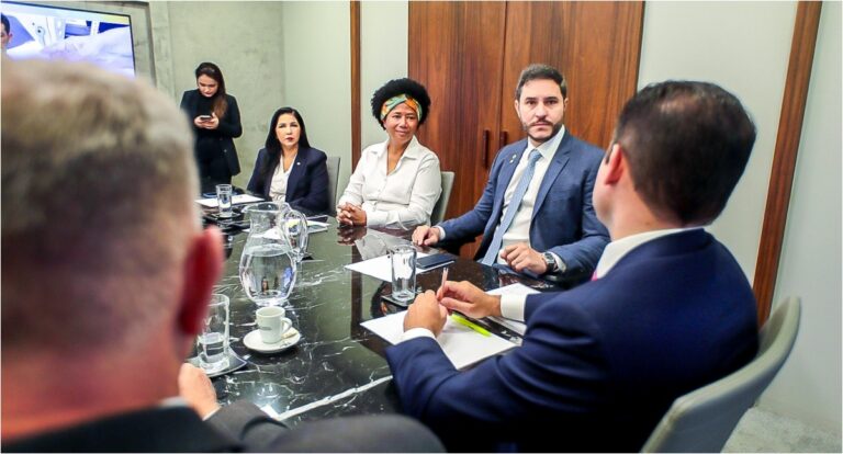 Sílvia Cristina apoia candidatura de Hugo Mota, mas pede celeridade na votação da PEC da transposição