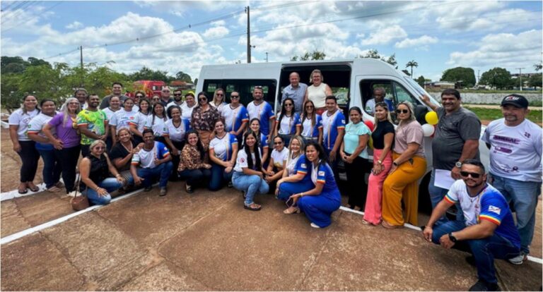 Deputado Coronel Chrisóstomo entrega Van de R$ 300 mil para a assistência social de Guajará-mirim