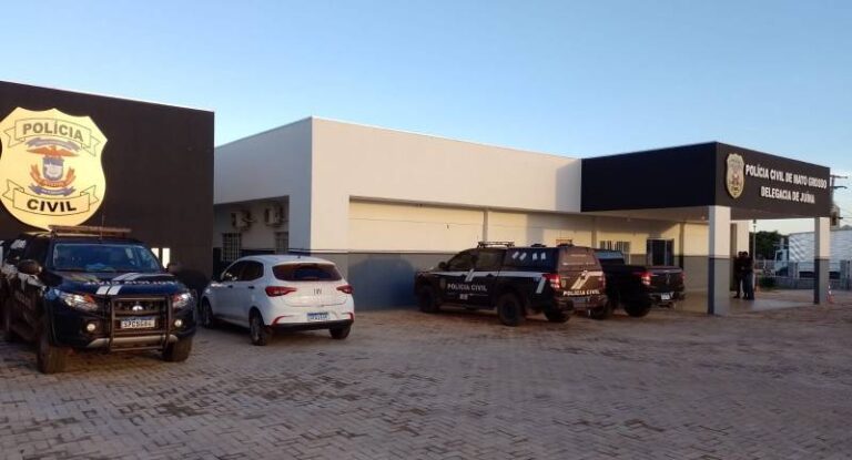 Dois homens e um adolescente filmados executando rival a tiros são presos