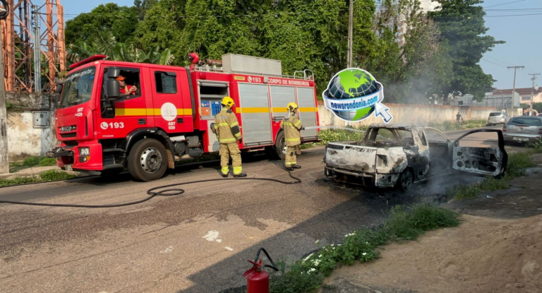 Carro é destruído por incêndio no centro de Porto Velho