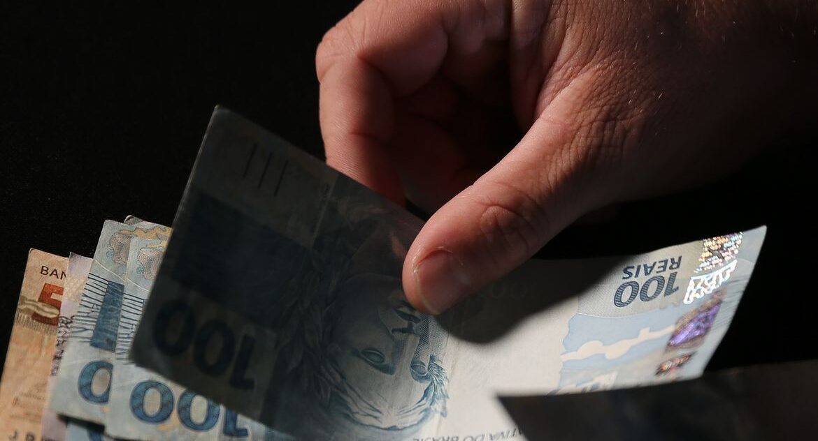 Pacote de cortes de gastos abordará supersalários e grandes fortunas