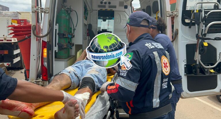 Câmera registra motociclista batendo atrás de caminhão