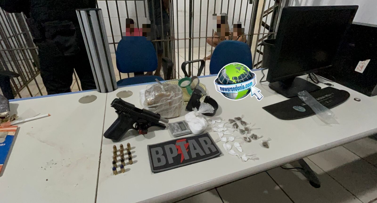 Quadrilha é presa com drogas e arma depois de trocar tiros com o BPTAR em boca de fumo