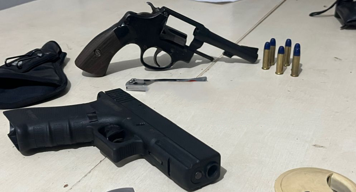 Conflito entre jovens e moradores termina com prisão de suspeitos armados no Bairro São Pedro