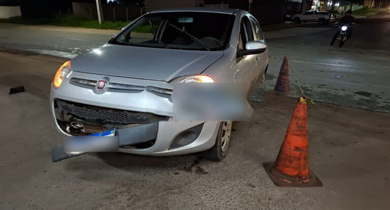 Acidente entre carro e moto deixa motociclista ferido na Rua Sena Madureira, em Ji-Paraná
