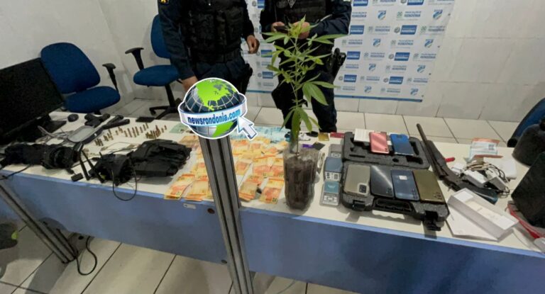 PM recebe denúncia e prende dupla com armas, drogas, munições e um pé de maconha em condomínio