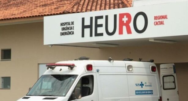 Mulher é encaminhada para o Hospital Heuro após ser degolada, em Rolim de Moura