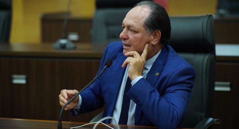 Assembleia aprova projeto de Pedro Fernandes para combate ao câncer de próstata