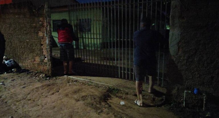 Homem é rendido e executado a tiros após ser obrigado a se deitar no chão