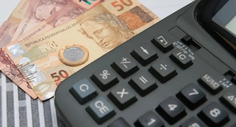 Mercado financeiro eleva previsão da inflação de 4,63% para 4,71%