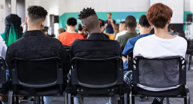Uma a cada 3 famílias diz que filhos não aprendem o esperado na escola