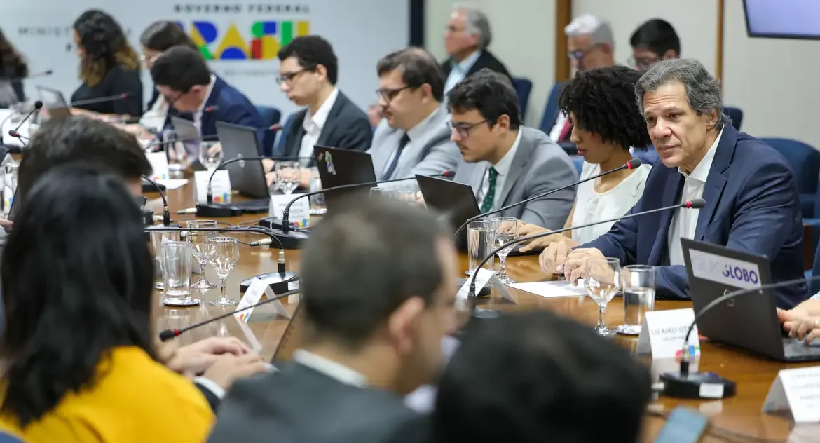 Haddad promete novas medidas de corte de gastos em 2025