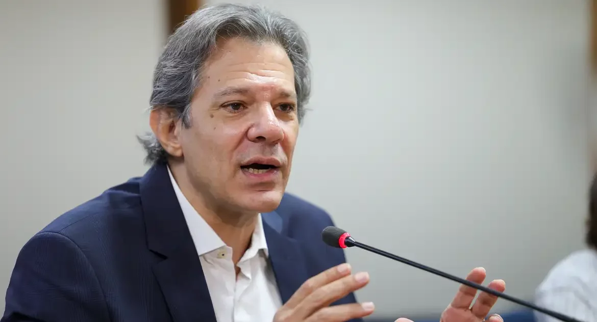Haddad diz que BC precisa buscar nível de equilíbrio do dólar