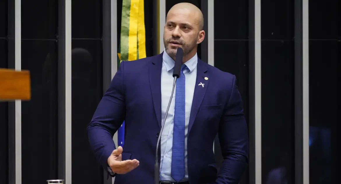 Moraes concede liberdade condicional a Daniel Silveira