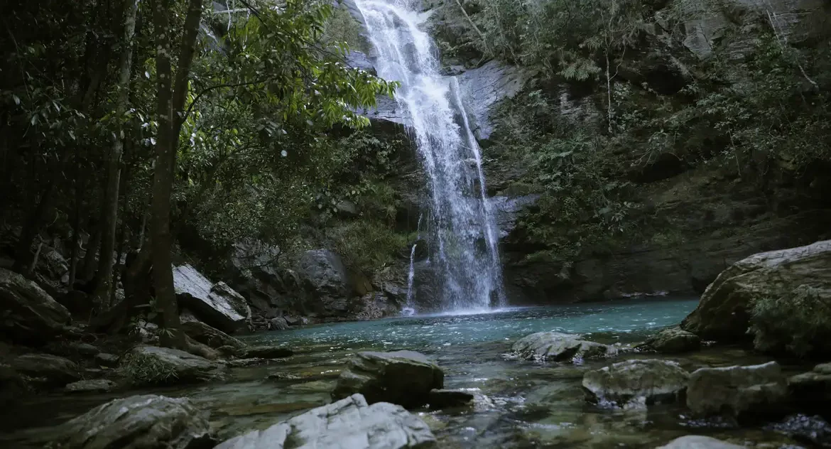 Vida na terra é mais antiga do que se pensava, dizem cientistas