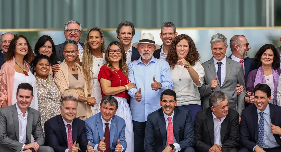 Lula diz que governo não vai interferir em nova gestão do BC