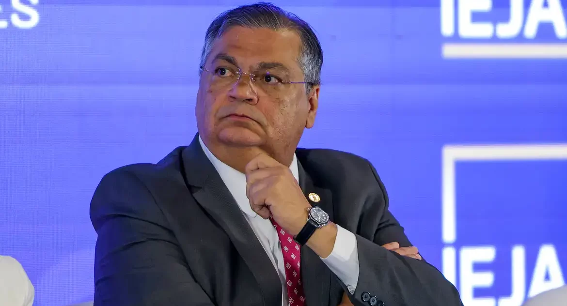 Dino suspende o pagamento de R$ 4,2 bilhões em emendas de comissão