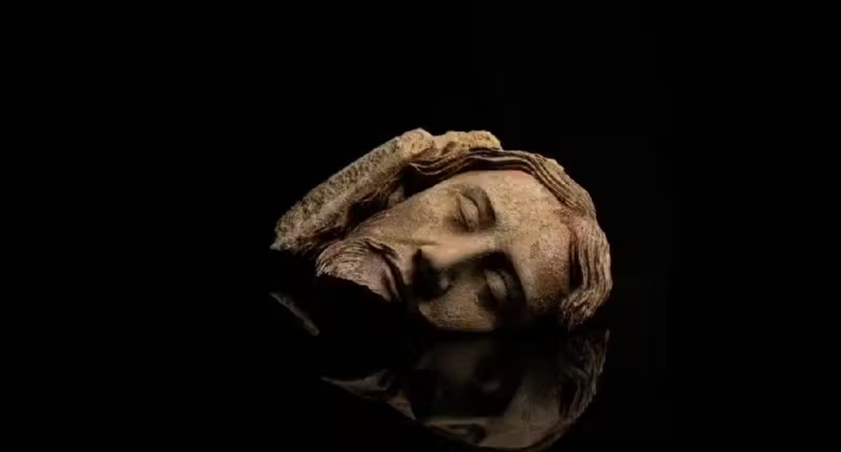 Notre Dame: mil estátuas e esculturas soterradas são descobertas sob a Catedral de Paris - News Rondônia