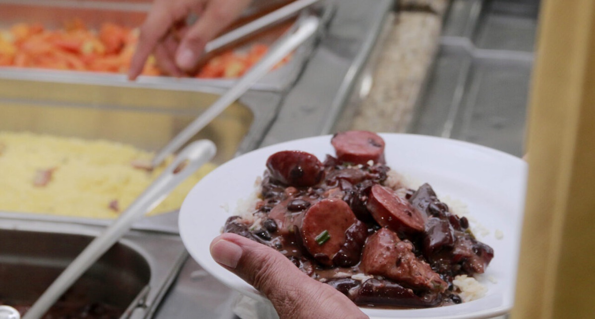 Prato Fácil do governo de RO inicia atendimento em Jaru e Rolim de Moura com oferta de refeições nutritivas à população vulnerável - News Rondônia