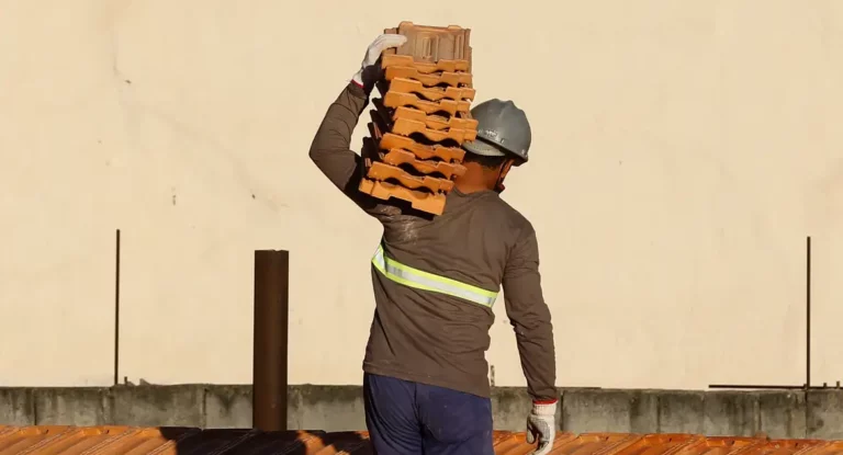 Renda do contrato intermitente foi menor que salário mínimo em 2023