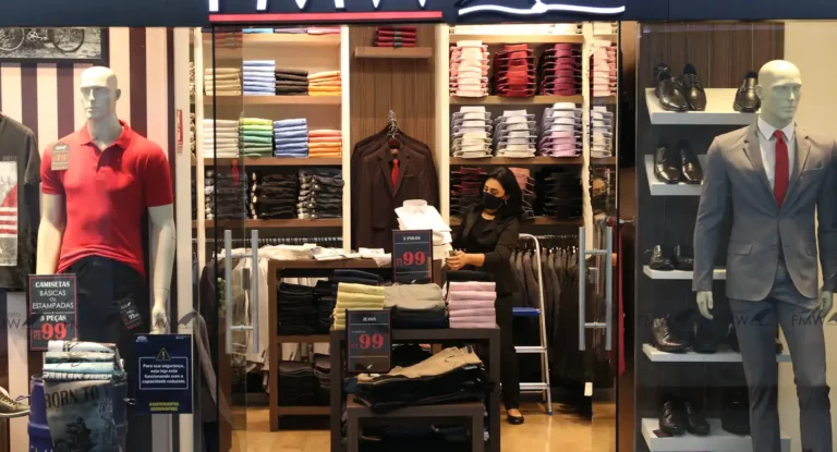 Varejo tem alta de 0,4% de setembro para outubro, diz IBGE