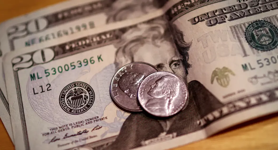 Dólar fecha abaixo de R$ 6 pela primeira vez em duas semanas