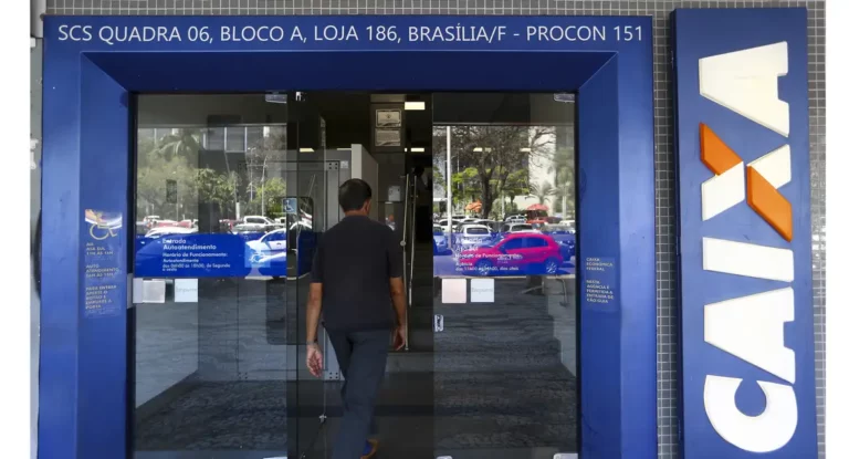 Bancos voltam a funcionar normalmente hoje